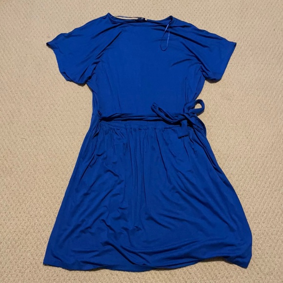 A line Dress with cinched waist - Picture 1 of 1